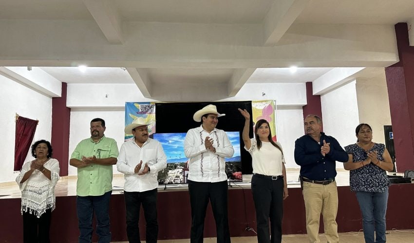 Mainero vive la magia del Festival Internacional de la Costa del Seno Mexicano