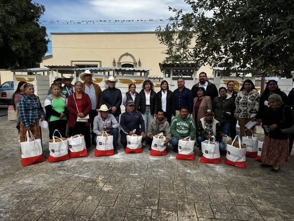 Mainero realiza entrega de apoyos sociales en coordinación con el Gobierno del Estado